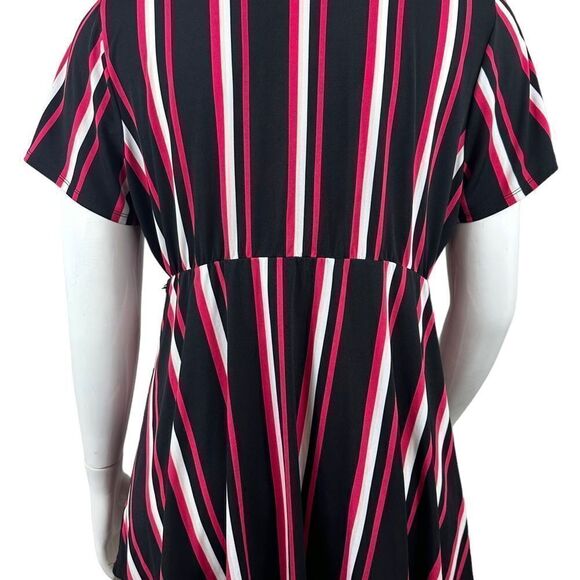 Torrid multi vertical strip wrap top size 2X - Picture 3 of 8